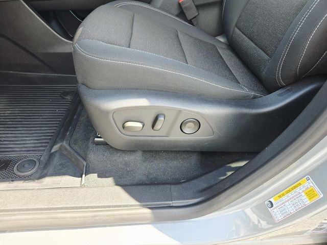 Chevrolet Traverse Vehicle Full-screen Gallery Image 33