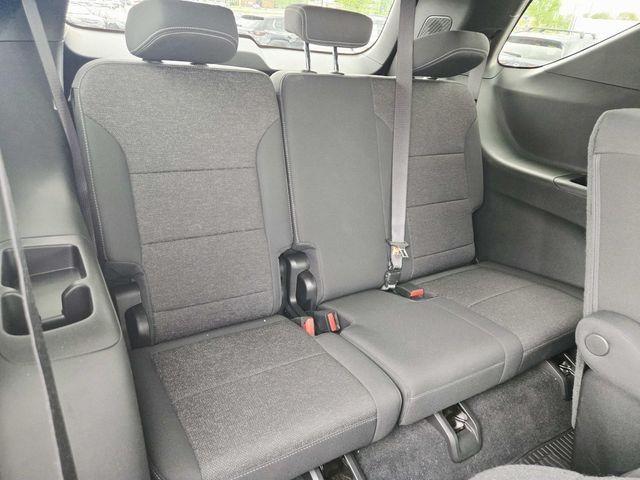 Chevrolet Traverse Vehicle Full-screen Gallery Image 12