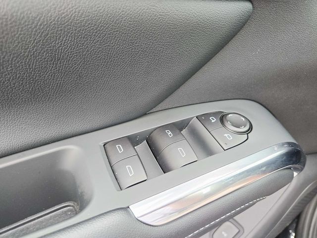 Chevrolet Traverse Vehicle Full-screen Gallery Image 32