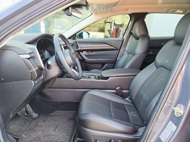 Mazda CX-50 Hybrid Vehicle Full-screen Gallery Image 09