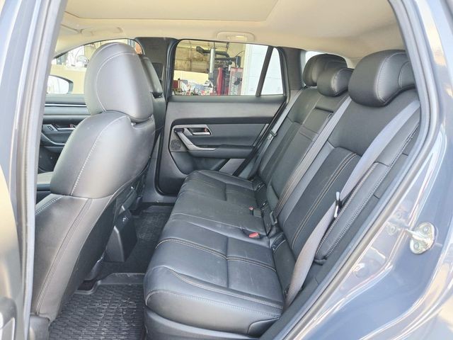 Mazda CX-50 Hybrid Vehicle Full-screen Gallery Image 10