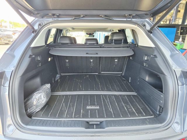 Mazda CX-50 Hybrid Vehicle Full-screen Gallery Image 11