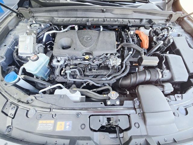 Mazda CX-50 Hybrid Vehicle Full-screen Gallery Image 15