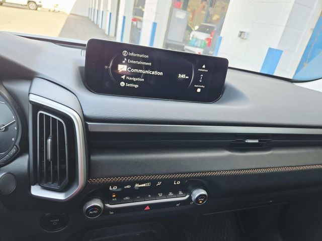 Mazda CX-50 Hybrid Vehicle Full-screen Gallery Image 21