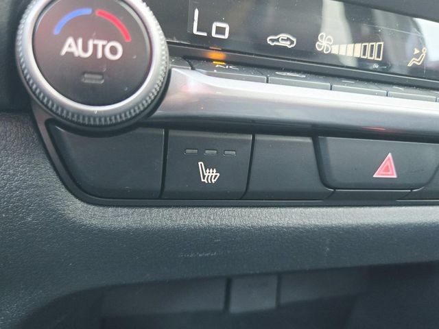 Mazda CX-50 Hybrid Vehicle Full-screen Gallery Image 25