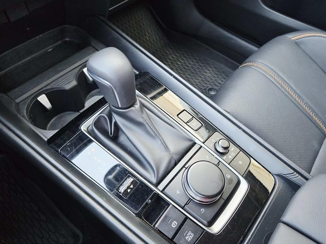 Mazda CX-50 Hybrid Vehicle Full-screen Gallery Image 26