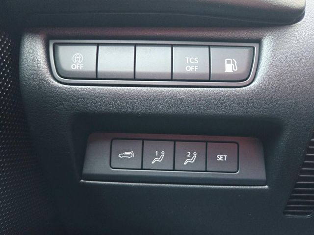 Mazda CX-50 Hybrid Vehicle Full-screen Gallery Image 30