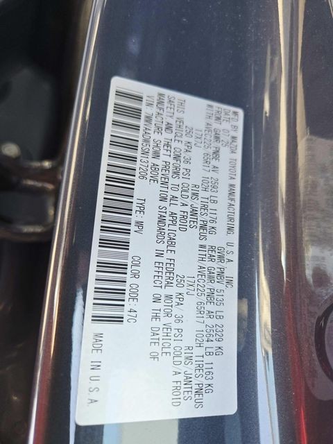 Mazda CX-50 Hybrid Vehicle Full-screen Gallery Image 35