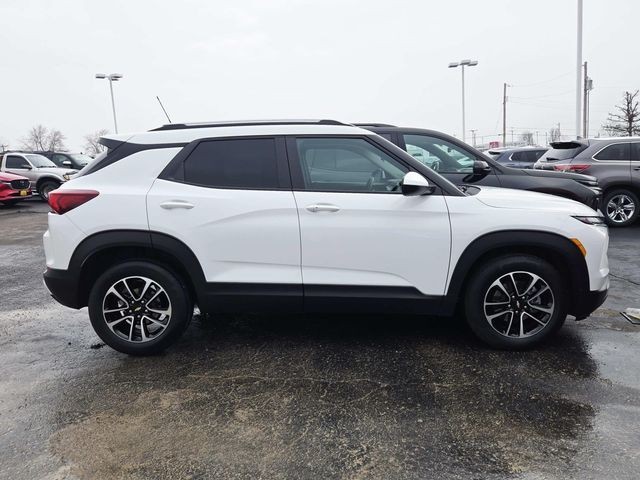 Chevrolet Trailblazer Vehicle Full-screen Gallery Image 03