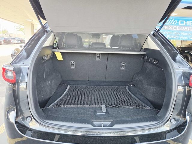 Mazda CX-5 Vehicle Full-screen Gallery Image 10