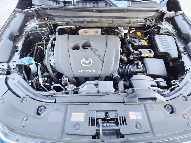 Mazda CX-5 Vehicle Full-screen Gallery Image 13