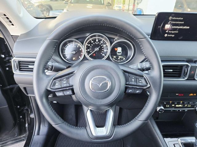 Mazda CX-5 Vehicle Full-screen Gallery Image 15