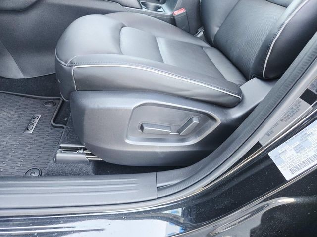 Mazda CX-5 Vehicle Full-screen Gallery Image 32