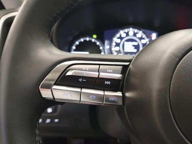 Mazda CX-50 Hybrid Vehicle Full-screen Gallery Image 17