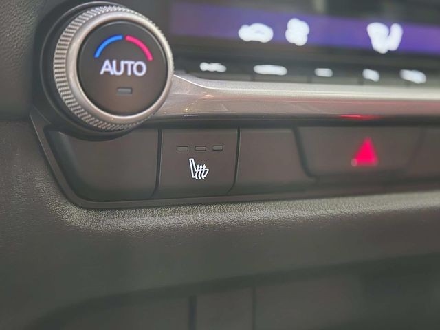 Mazda CX-50 Hybrid Vehicle Full-screen Gallery Image 25