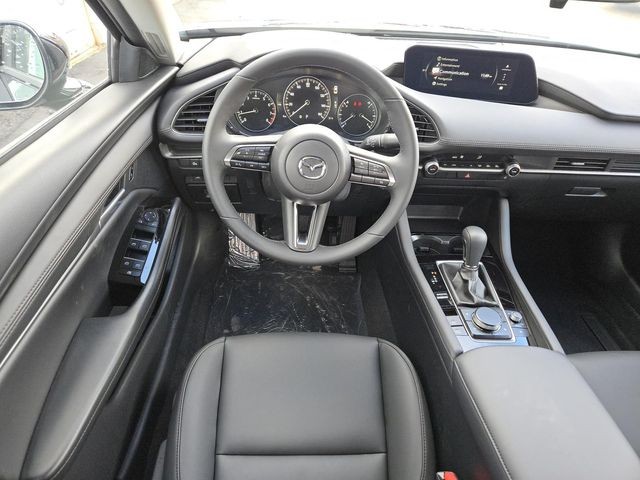 Mazda Mazda3 Vehicle Full-screen Gallery Image 07