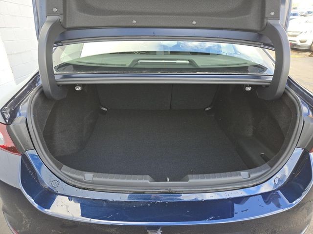 Mazda Mazda3 Vehicle Full-screen Gallery Image 14