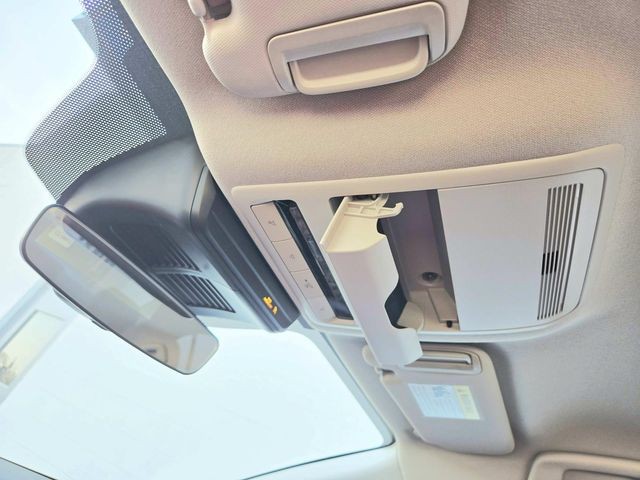 Mazda Mazda3 Vehicle Full-screen Gallery Image 27