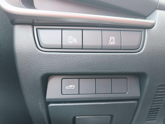 Mazda Mazda3 Vehicle Full-screen Gallery Image 28