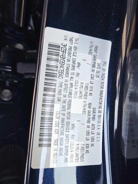 Mazda Mazda3 Vehicle Full-screen Gallery Image 31