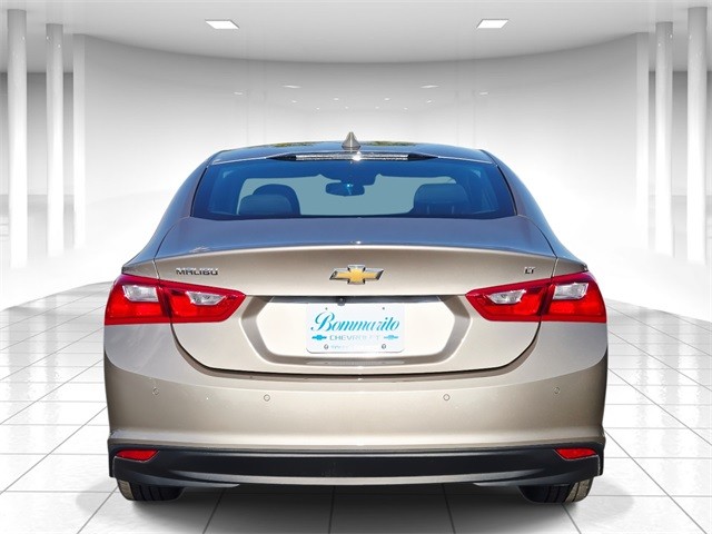 Chevrolet Malibu Vehicle Full-screen Gallery Image 04