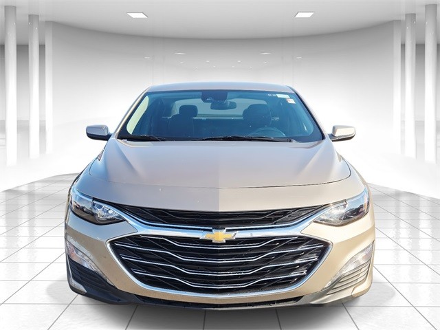 Chevrolet Malibu Vehicle Full-screen Gallery Image 05