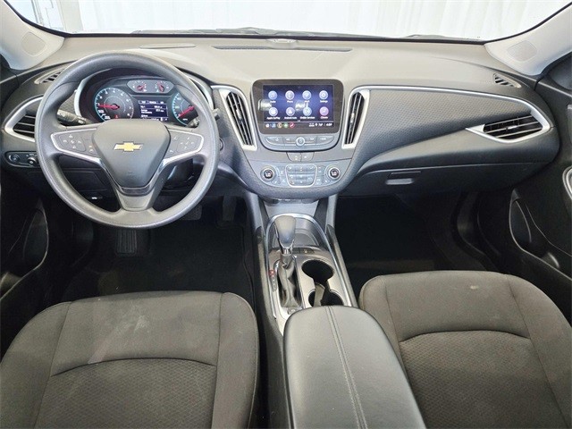 Chevrolet Malibu Vehicle Full-screen Gallery Image 06