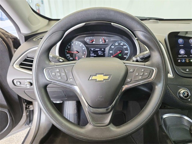 Chevrolet Malibu Vehicle Full-screen Gallery Image 15