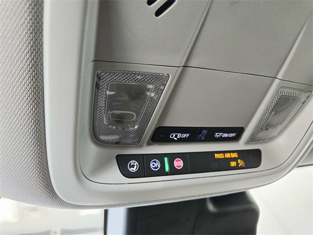 Chevrolet Malibu Vehicle Full-screen Gallery Image 28