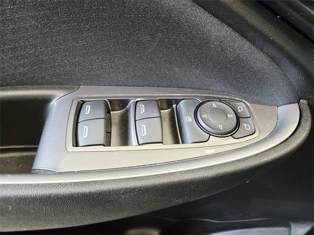 Chevrolet Malibu Vehicle Full-screen Gallery Image 30