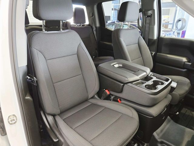 Chevrolet Silverado 1500 Vehicle Full-screen Gallery Image 13