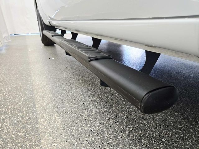 Chevrolet Silverado 1500 Vehicle Full-screen Gallery Image 14