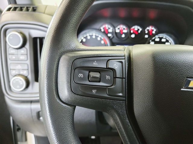 Chevrolet Silverado 1500 Vehicle Full-screen Gallery Image 18