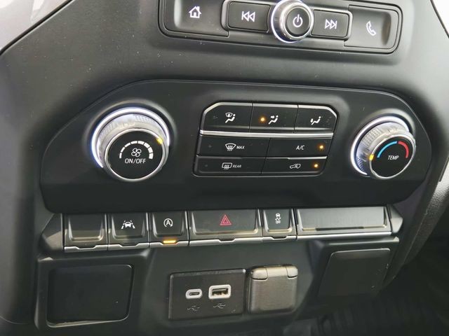 Chevrolet Silverado 1500 Vehicle Full-screen Gallery Image 24