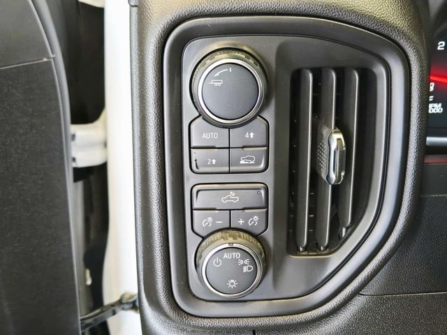 Chevrolet Silverado 1500 Vehicle Full-screen Gallery Image 27