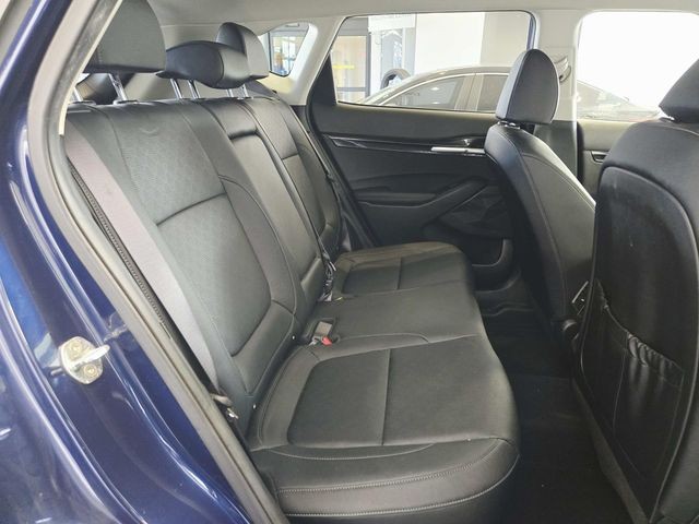 Kia Seltos Vehicle Full-screen Gallery Image 11