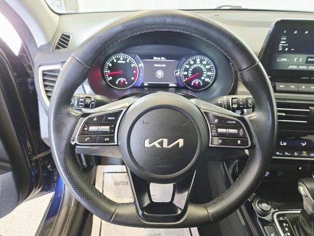 Kia Seltos Vehicle Full-screen Gallery Image 15