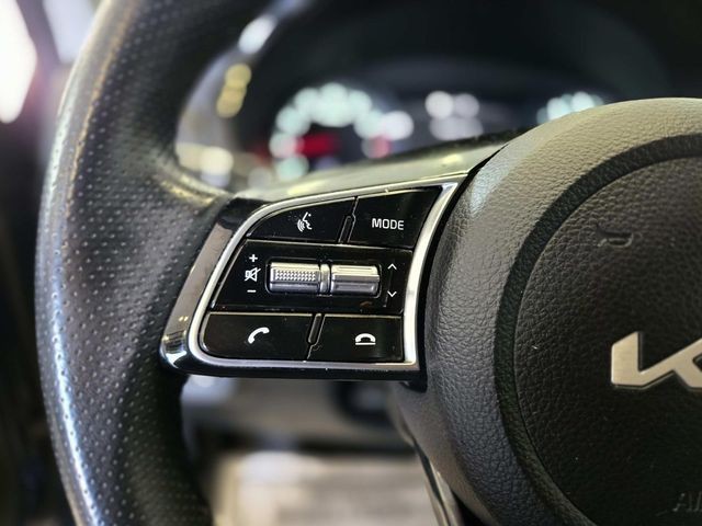 Kia Seltos Vehicle Full-screen Gallery Image 16