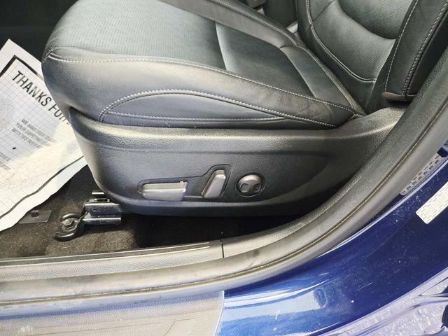 Kia Seltos Vehicle Full-screen Gallery Image 33