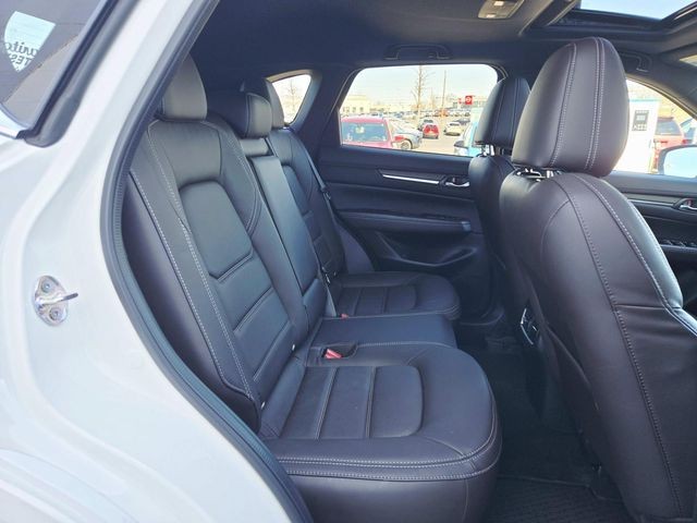 Mazda CX-5 Vehicle Full-screen Gallery Image 12