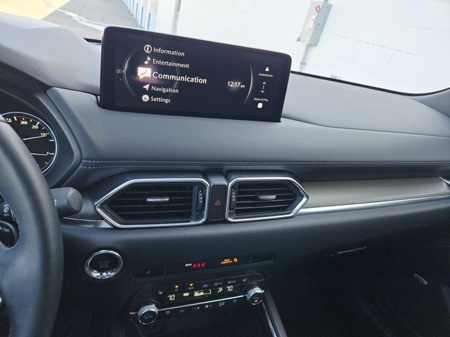 Mazda CX-5 Vehicle Full-screen Gallery Image 21