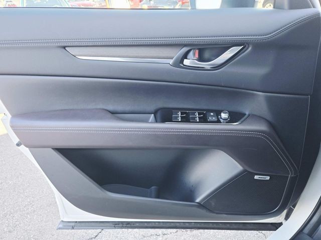 Mazda CX-5 Vehicle Full-screen Gallery Image 33