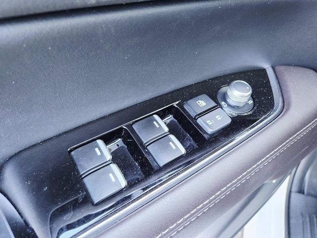 Mazda CX-5 Vehicle Full-screen Gallery Image 34