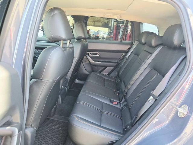 Mazda CX-50 Vehicle Full-screen Gallery Image 10