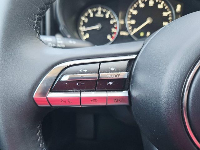 Mazda CX-50 Vehicle Full-screen Gallery Image 17