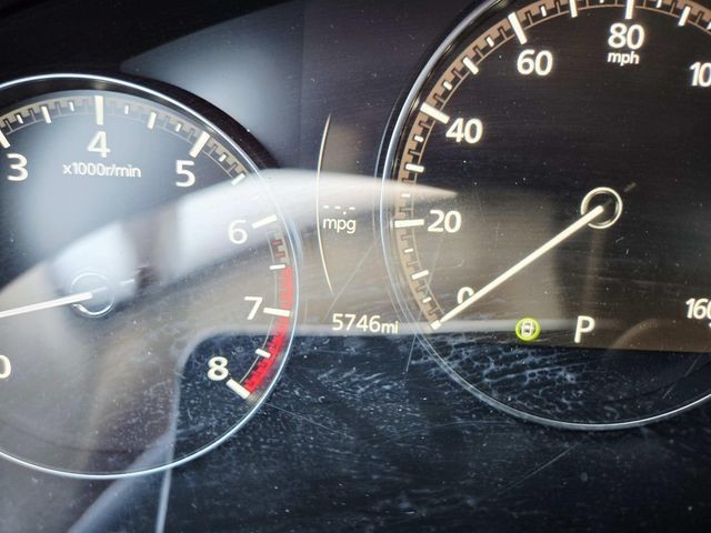 Mazda CX-50 Vehicle Full-screen Gallery Image 20