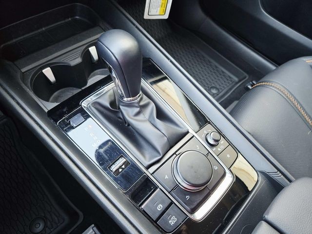 Mazda CX-50 Vehicle Full-screen Gallery Image 26