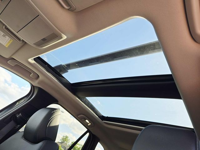 Mazda CX-50 Hybrid Vehicle Full-screen Gallery Image 06