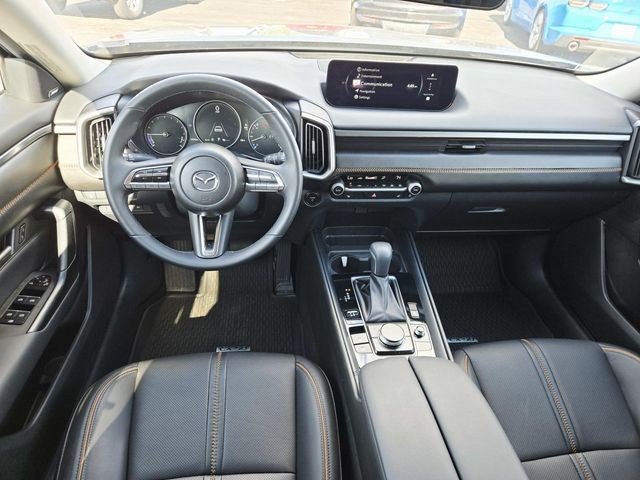 Mazda CX-50 Hybrid Vehicle Full-screen Gallery Image 07