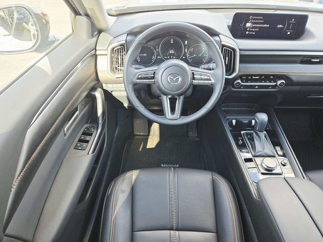 Mazda CX-50 Hybrid Vehicle Full-screen Gallery Image 08